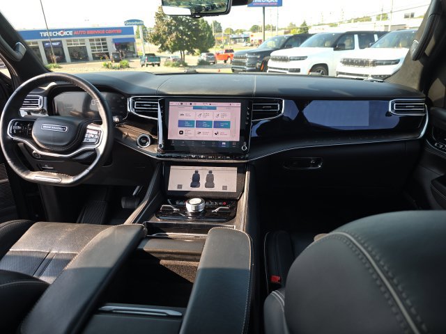 Used 2025 Jeep Grand Wagoneer Series II Obsidian w/ Quick Order Packagew 28T AWD/4WD image 40
