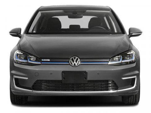 Used 2017 Volkswagen e-Golf SE image 4