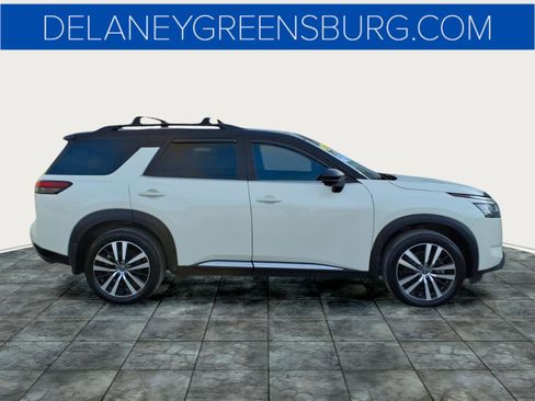 Certified 2024 Nissan Pathfinder Platinum image 2