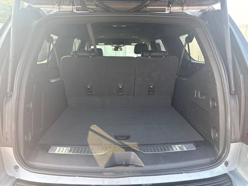 Used 2025 GMC Yukon XL Denali AWD/4WD image 23