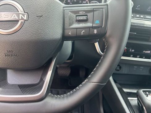 Used 2025 Nissan Rogue SV FWD image 23