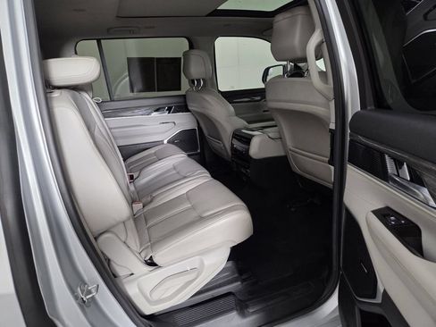 Used 2022 Jeep Wagoneer Series II w/ Premium Group I RWD image 32