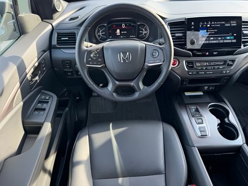 Used 2023 Honda Passport EX-L image 11