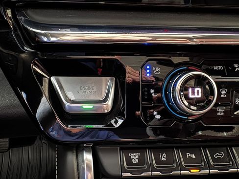 Used 2024 GMC Sierra 3500 Denali Ultimate image 21