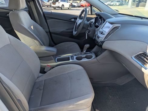 Used 2018 Chevrolet Cruze LS FWD image 29
