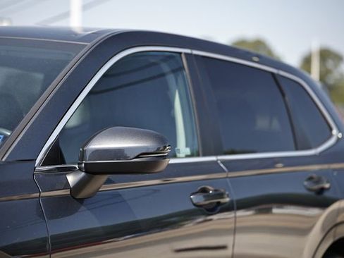Used 2023 Honda CR-V EX-L image 3