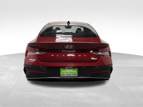 Used 2024 Hyundai Elantra Limited image 8