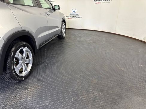Used 2019 Honda HR-V LX image 4