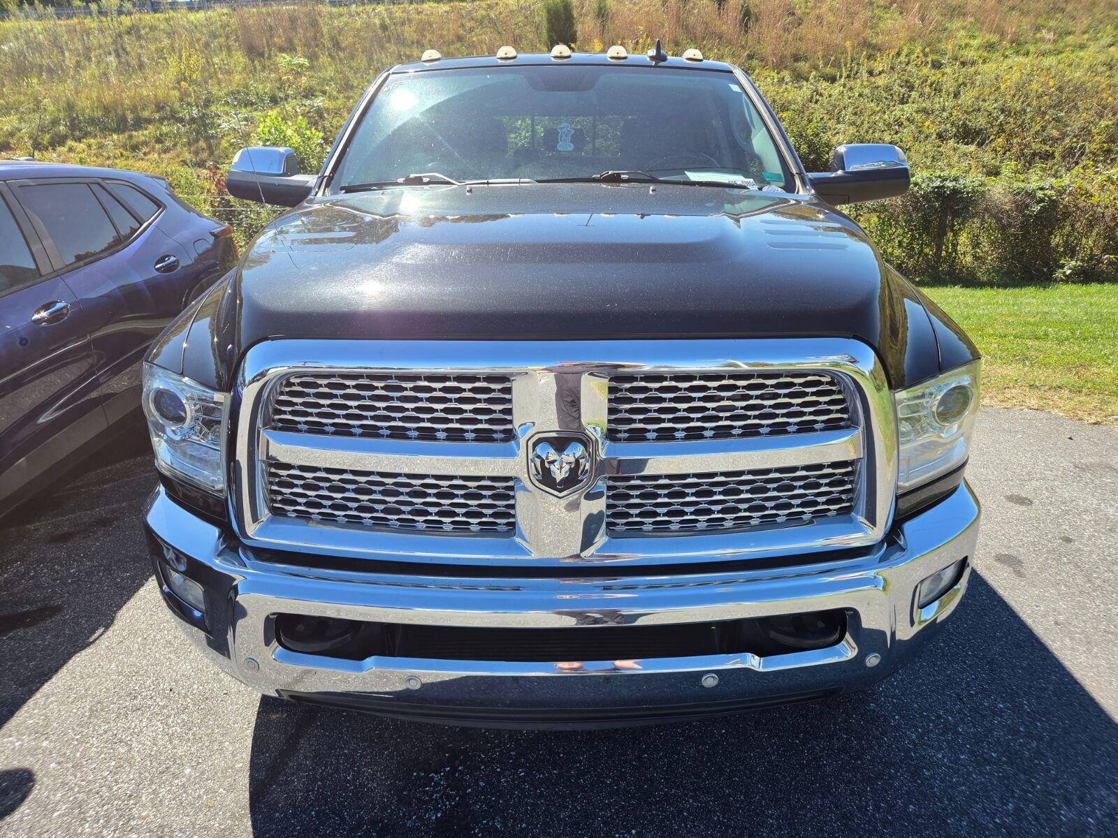 Used 2017 RAM 2500 Laramie AWD/4WD image 2