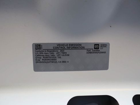 Used 2023 Chevrolet Traverse RS w/ LPO, Cargo Package FWD image 7