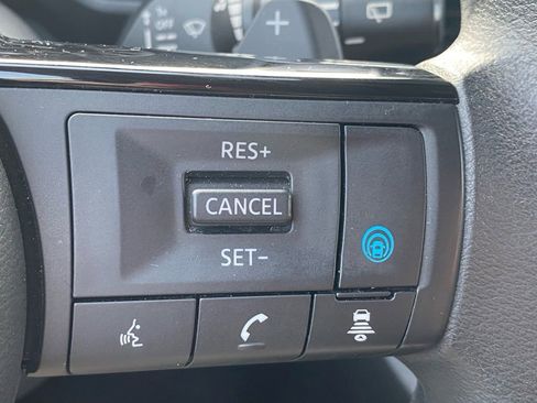 Used 2023 Nissan Rogue SV image 28