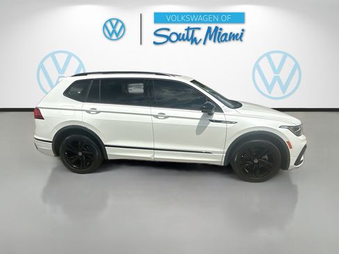 Used 2023 Volkswagen Tiguan SE R-Line FWD image 8