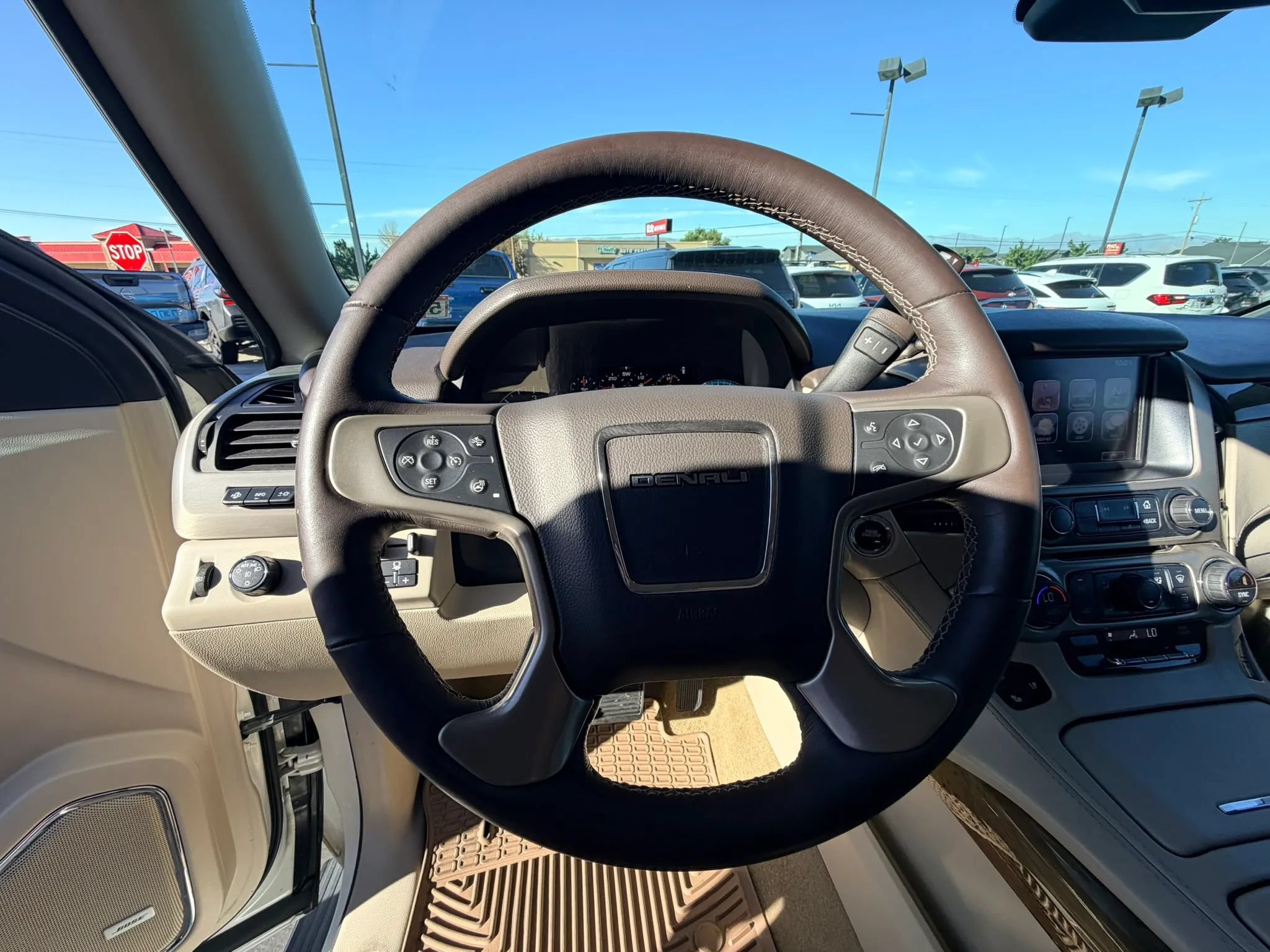 Used 2017 GMC Yukon Denali w/ Open Road Package AWD/4WD image 11