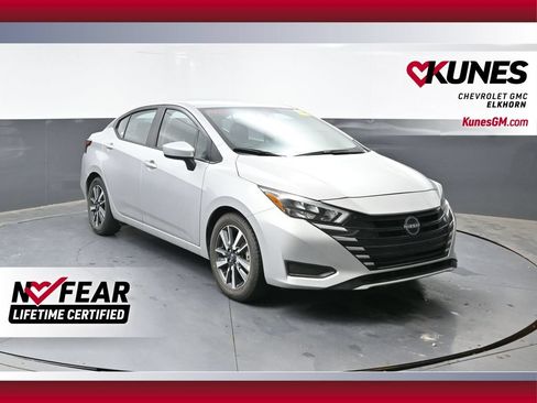 Used 2025 Nissan Versa SV FWD image 1