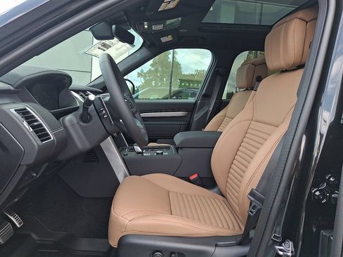 New 2026 Land Rover Discovery Dynamic SE AWD/4WD image 9