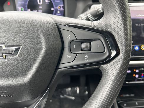 Used 2023 Chevrolet Bolt EUV LT FWD image 13