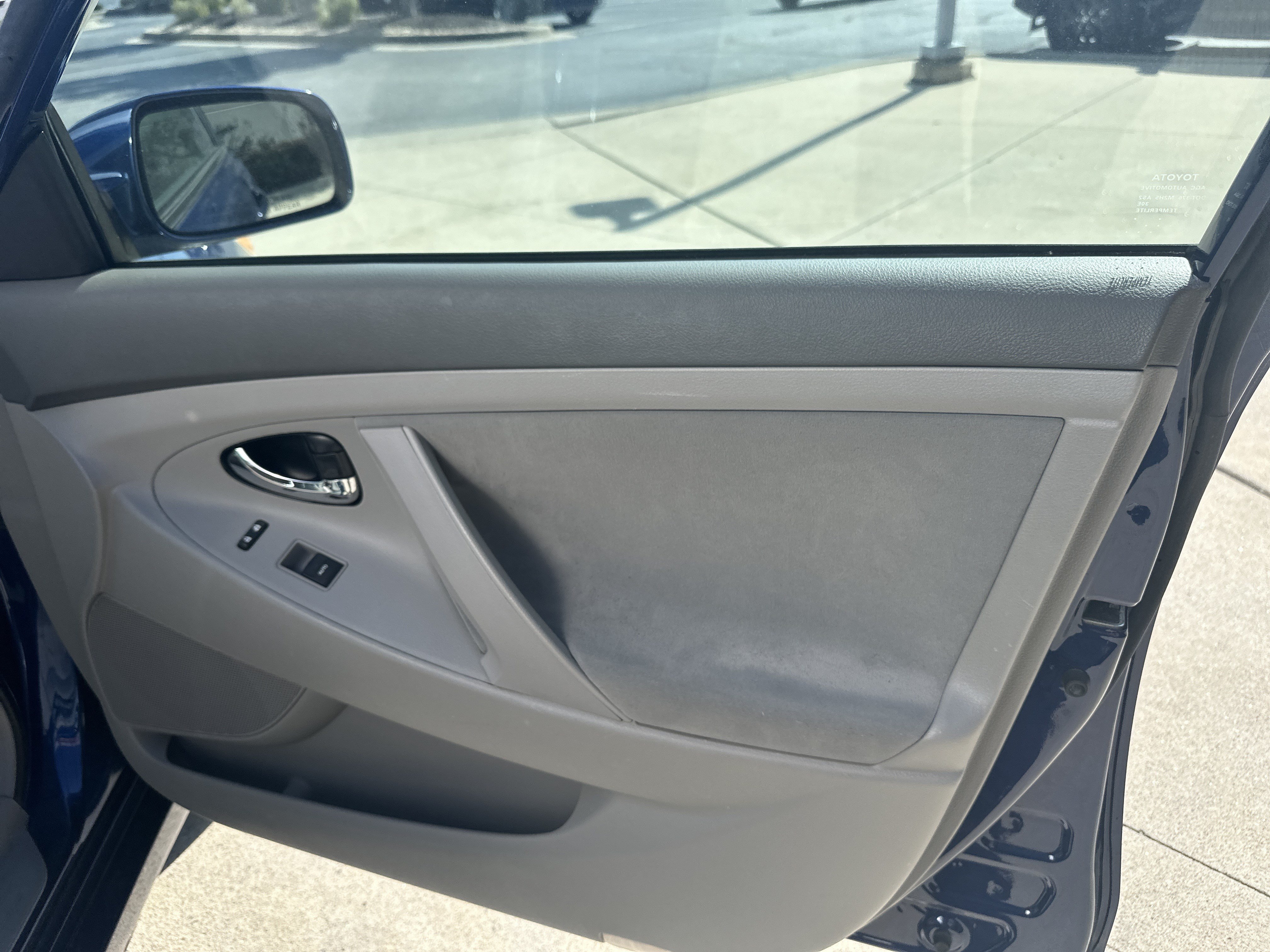 Used 2011 Toyota Camry LE w/ LE Extra-Value Pkg FWD image 30