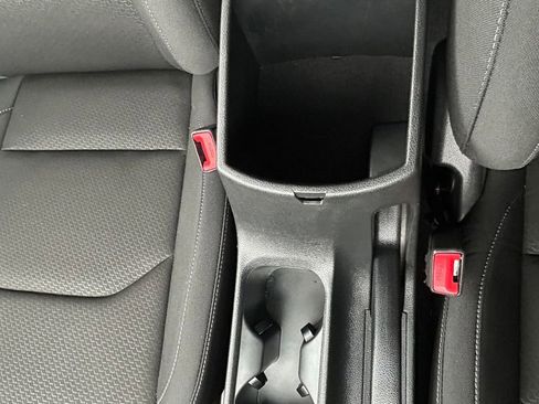 Used 2018 Hyundai Elantra GT image 28