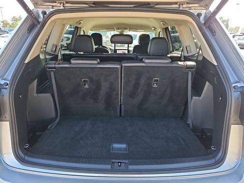 Used 2025 Volkswagen Atlas SE AWD/4WD image 8
