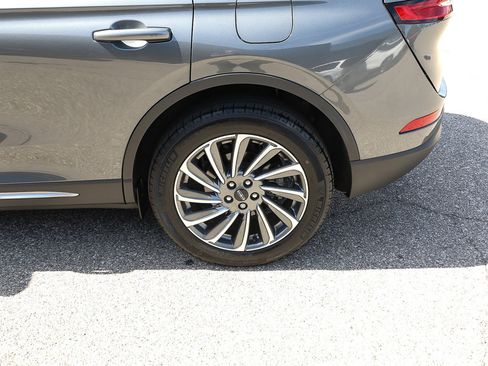 Certified 2023 Lincoln Corsair Reserve w/ Equipment Group 201A AWD/4WD image 4