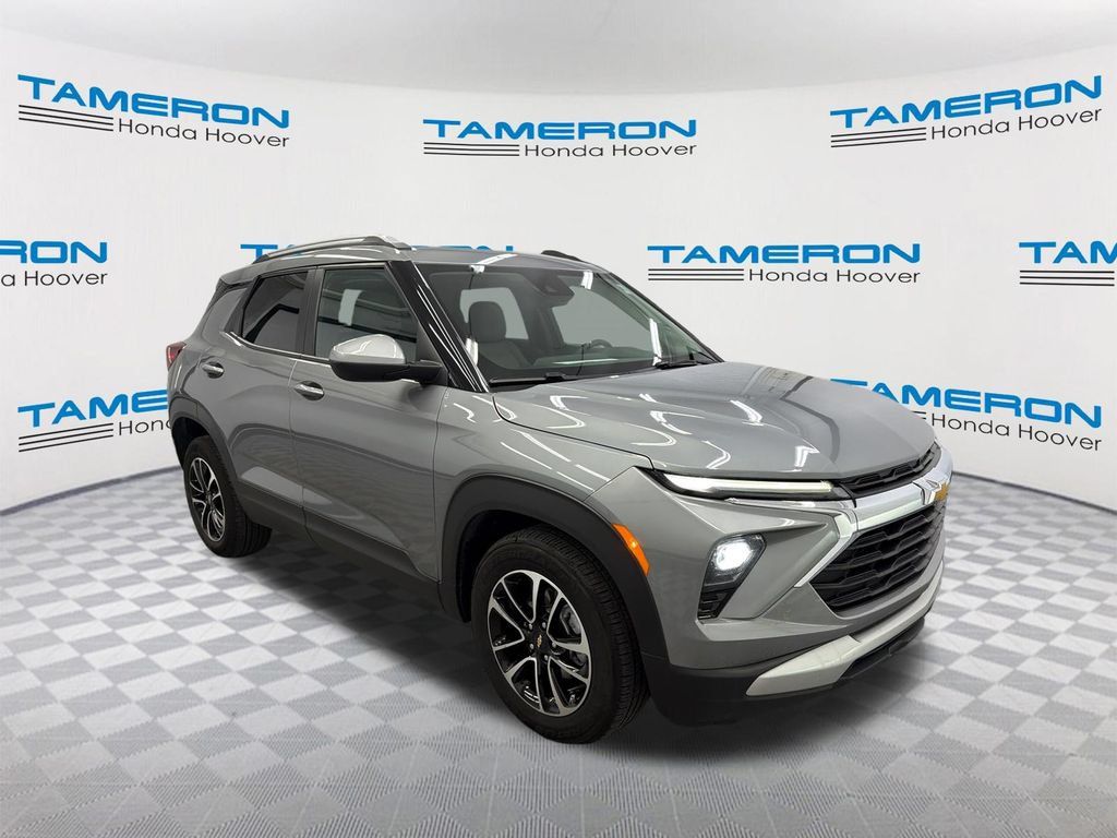 Used 2025 Chevrolet TrailBlazer LT FWD image 7