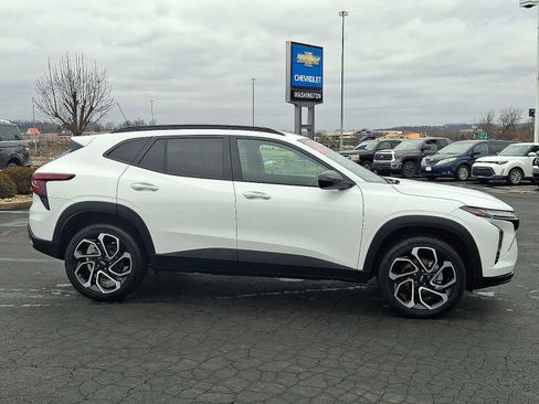 Used 2024 Chevrolet Trax RS image 7