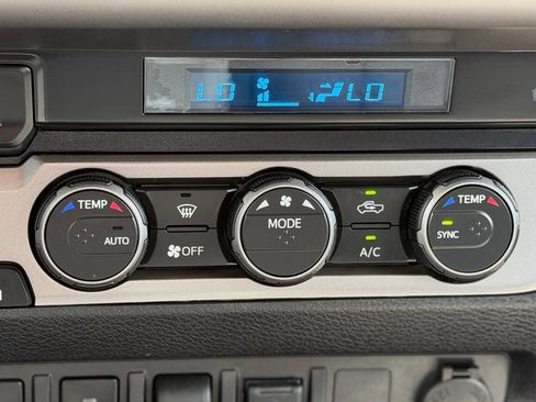 Certified 2023 Toyota Tacoma SR5 AWD/4WD image 14