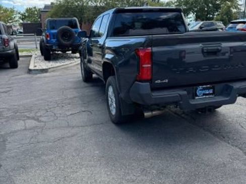 Used 2024 Toyota Tacoma SR AWD/4WD image 3
