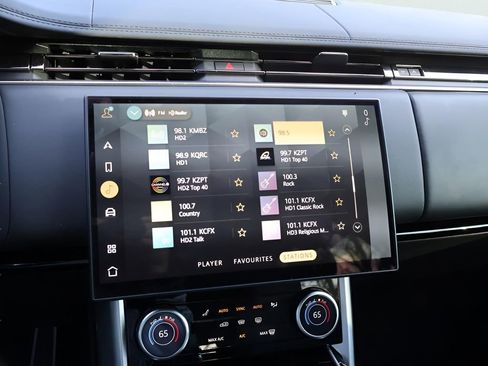 Used 2023 Land Rover Range Rover SE image 21