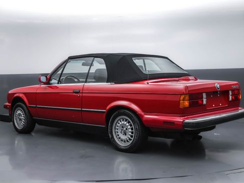 Used 1987 BMW 325i Convertible image 26