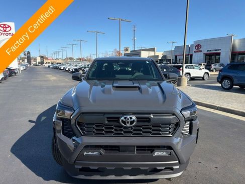 Used 2025 Toyota Tacoma TRD Sport image 8