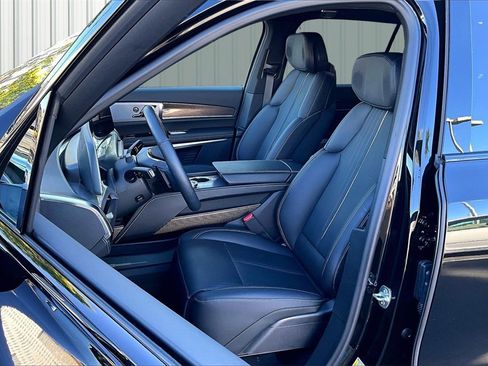 Used 2026 Cadillac Vistiq Sport image 15