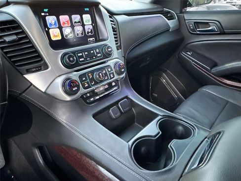 Used 2018 GMC Yukon XL SLE image 13