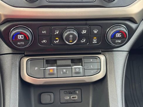 Used 2023 GMC Acadia Denali w/ Black Diamond Edition image 34