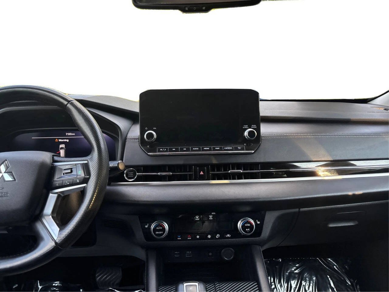 Used 2023 Mitsubishi Outlander SEL FWD image 6