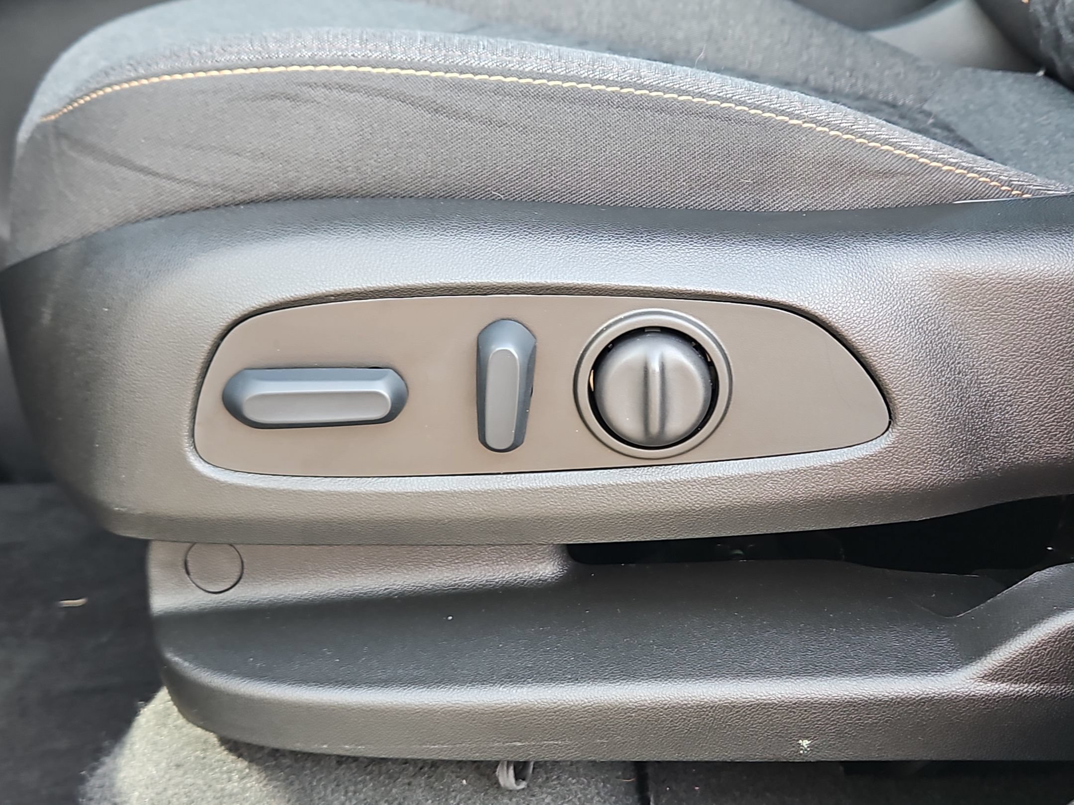 Used 2022 Chevrolet Equinox LT FWD image 23