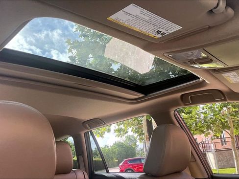 Used 2012 Toyota RAV4 Limited w/ Navigation Value Pkg AWD/4WD image 24