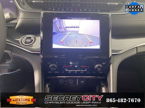 Used 2023 Jeep Grand Cherokee Laredo image 21