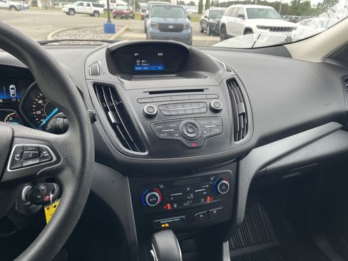 Used 2018 Ford Escape SE FWD image 16