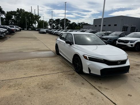 Used 2025 Honda Civic Sport image 9