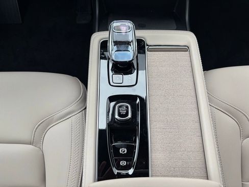 New 2026 Volvo XC90 B6 Plus w/ Protection Package Premier image 13