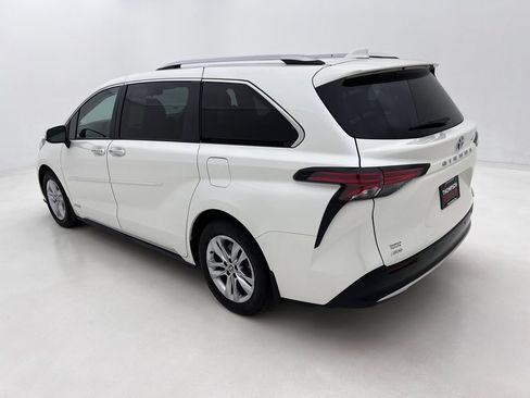 Used 2021 Toyota Sienna Limited AWD/4WD image 9
