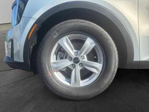 New 2026 Kia Sorento LX FWD image 14