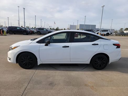 Certified 2025 Nissan Versa S w/ Trunk Package image 8