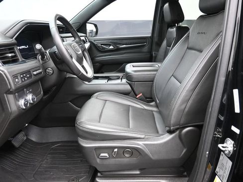 Used 2023 GMC Yukon Denali RWD image 21
