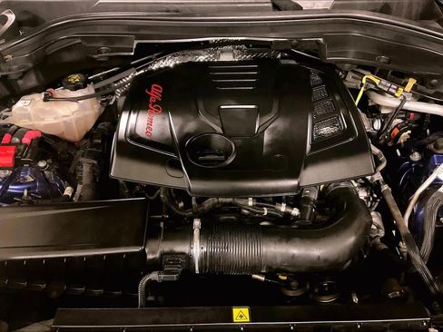 Used 2022 Alfa Romeo Stelvio Sprint image 29