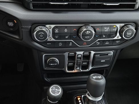 New 2026 Jeep Wrangler Unlimited Sahara AWD/4WD image 20