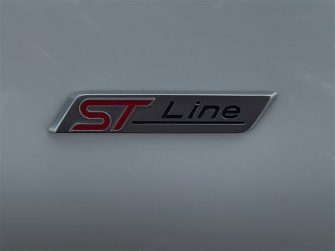 Used 2023 Ford Explorer ST-Line w/ Class IV Trailer Tow Package image 16