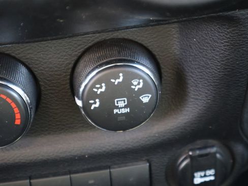 Used 2013 Jeep Wrangler Unlimited Sahara w/ Connectivity Group image 34