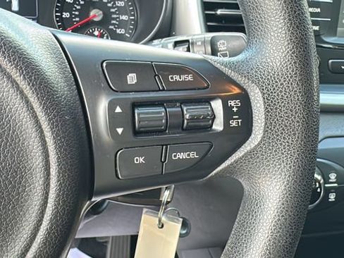 Used 2016 Kia Sorento LX AWD/4WD image 25